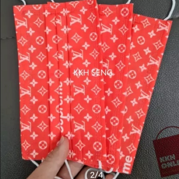 🌟🎉HOST PICK🎉😊 2pks/$10 Disposable Masks - Picture 6 of 6